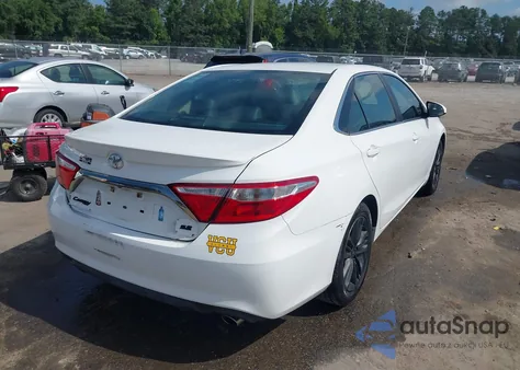 2015 Toyota Camry Se z USA, uszkodzony, nr VIN 4T1BF1FK9FU083592